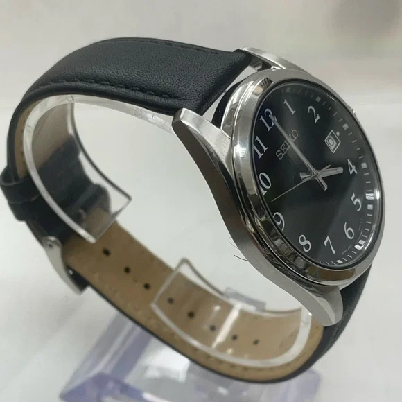 New Seiko Black Leather Strap Men, s Watch - Picture 4 of 6